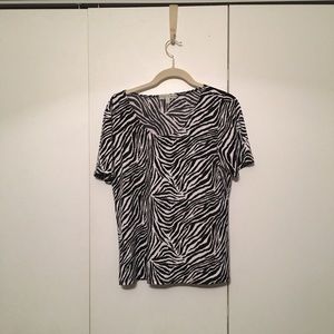 Black and white easy care top
